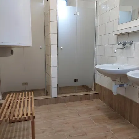 Kemp Zátoka živohošť - *